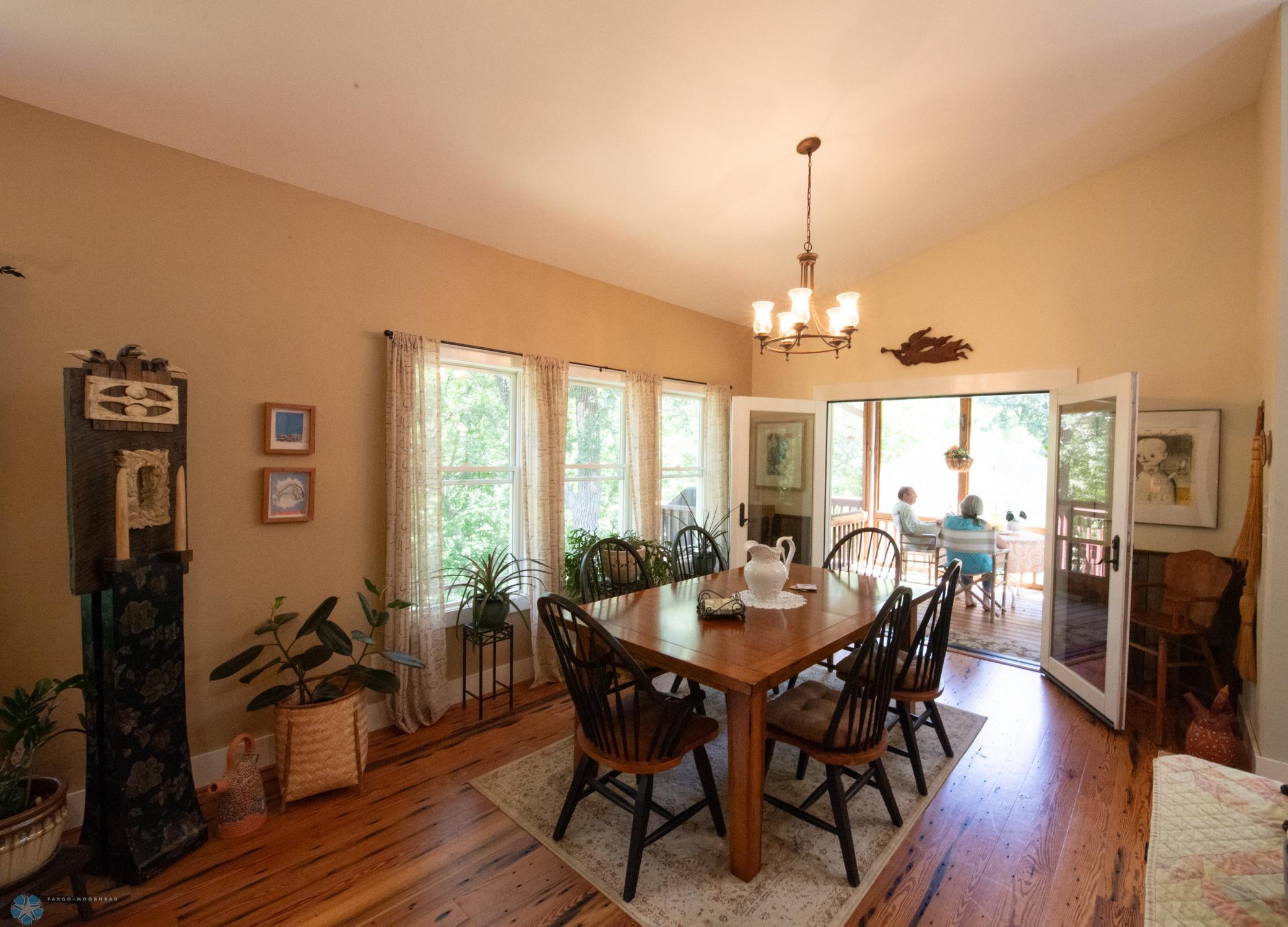 dining room.jpg