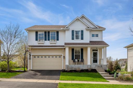 Discover serenity in this stunning 2-story home nestled within the prestigious Evermoor Rosemount neighborhood.