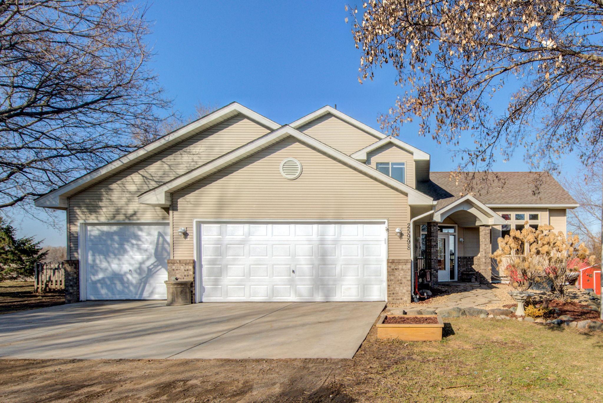 25998 Lofton Avenue, Chisago City MN Real Estate Listing