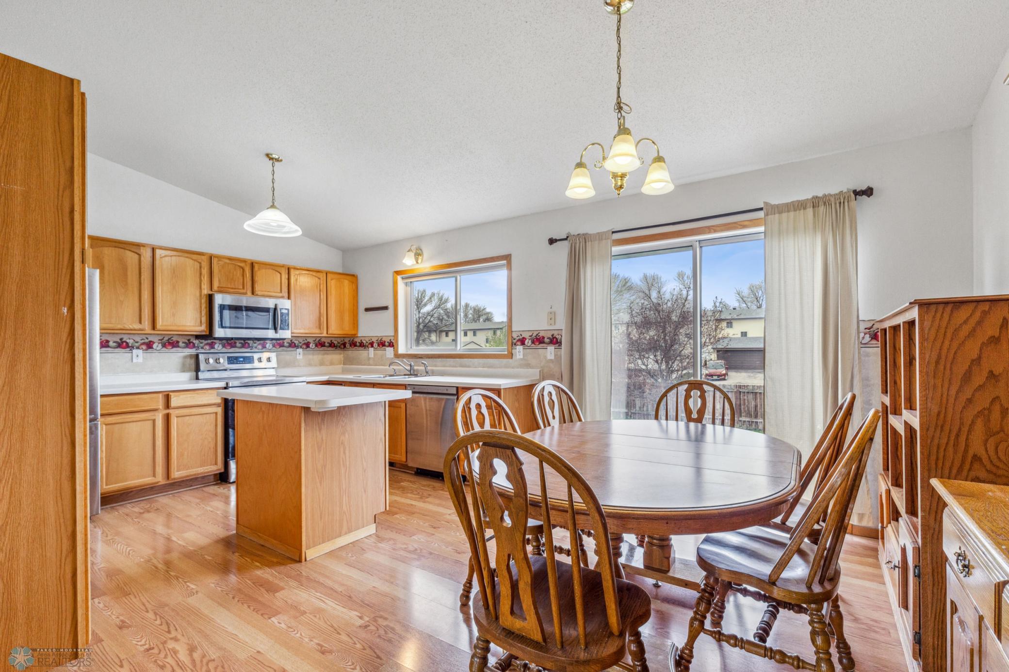 Dining/Kitchen