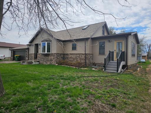 521 2nd Avenue N, Woodstock, MN 56186