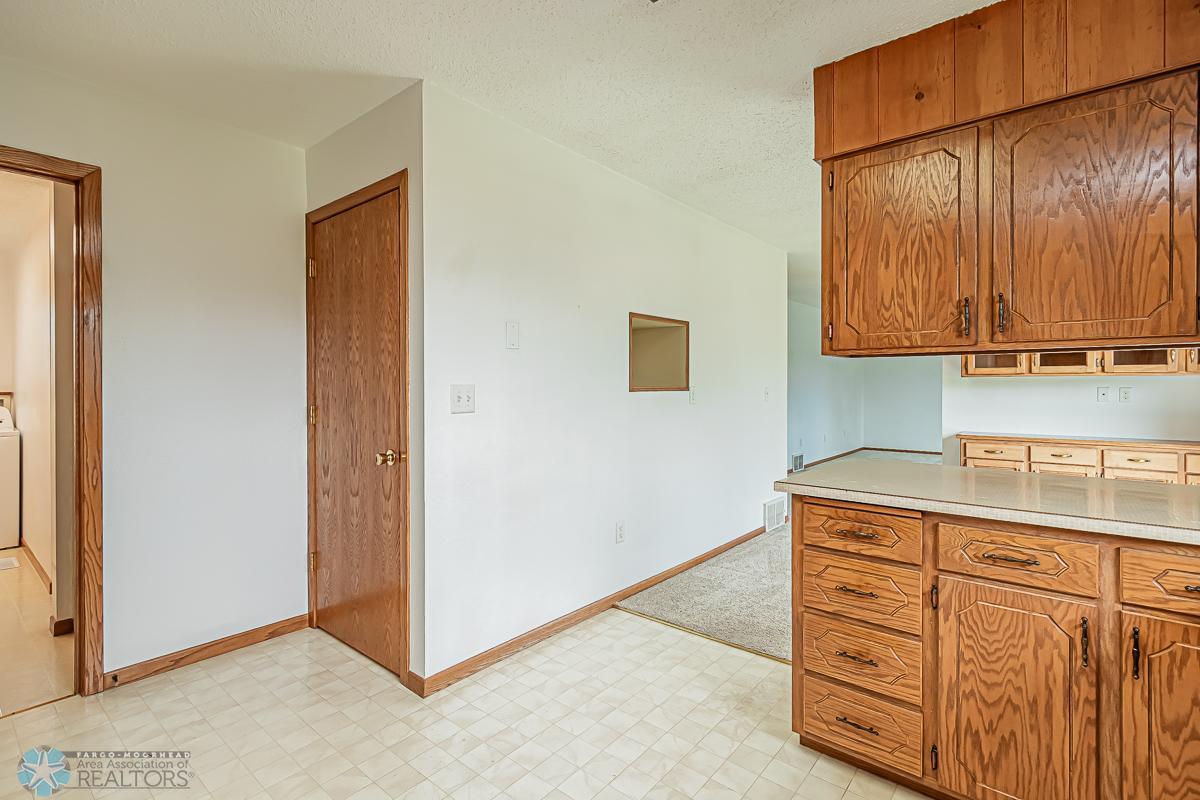 Kitchen_4.jpg