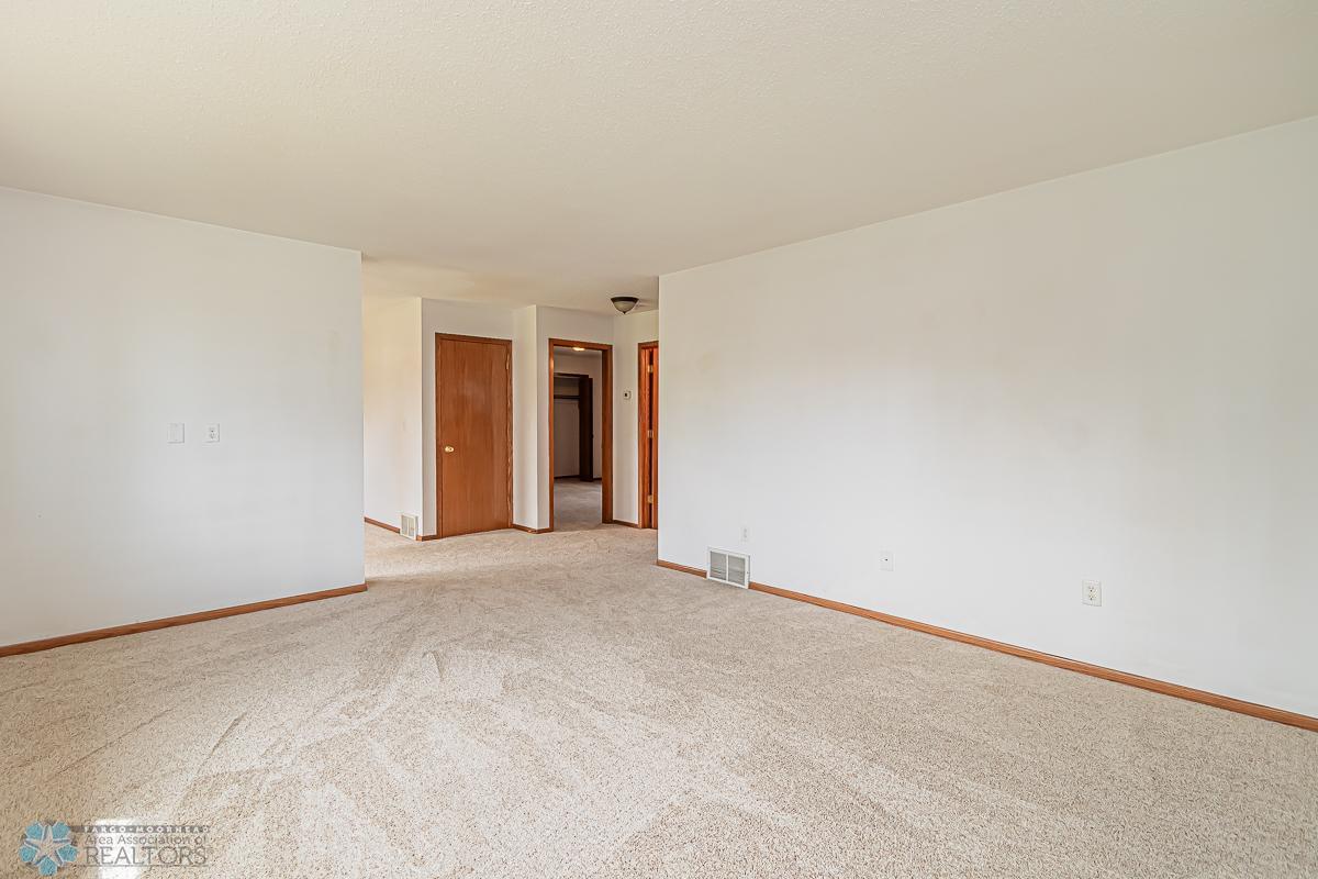 Living_Room_3.jpg