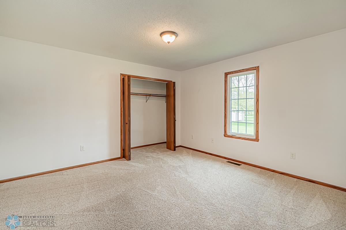 Bedroom1_1.jpg