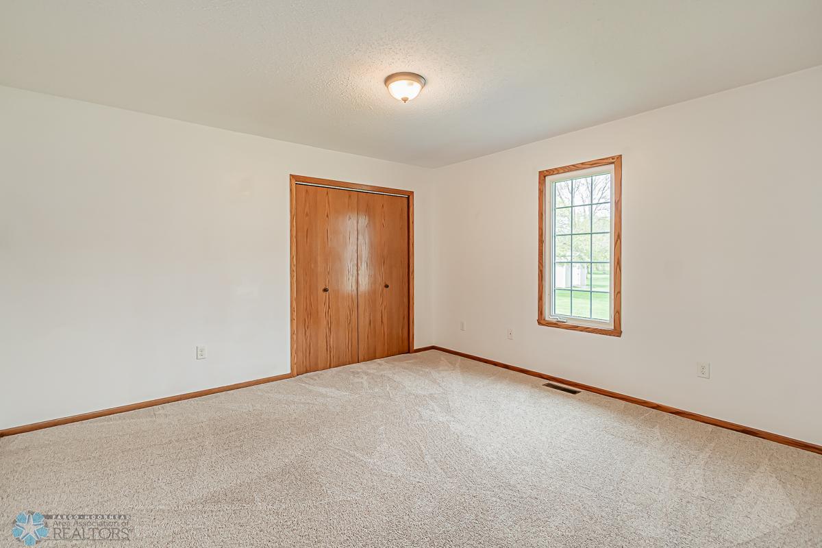 Bedroom1_2.jpg