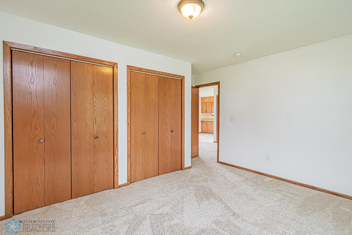 Bedroom2_2.jpg