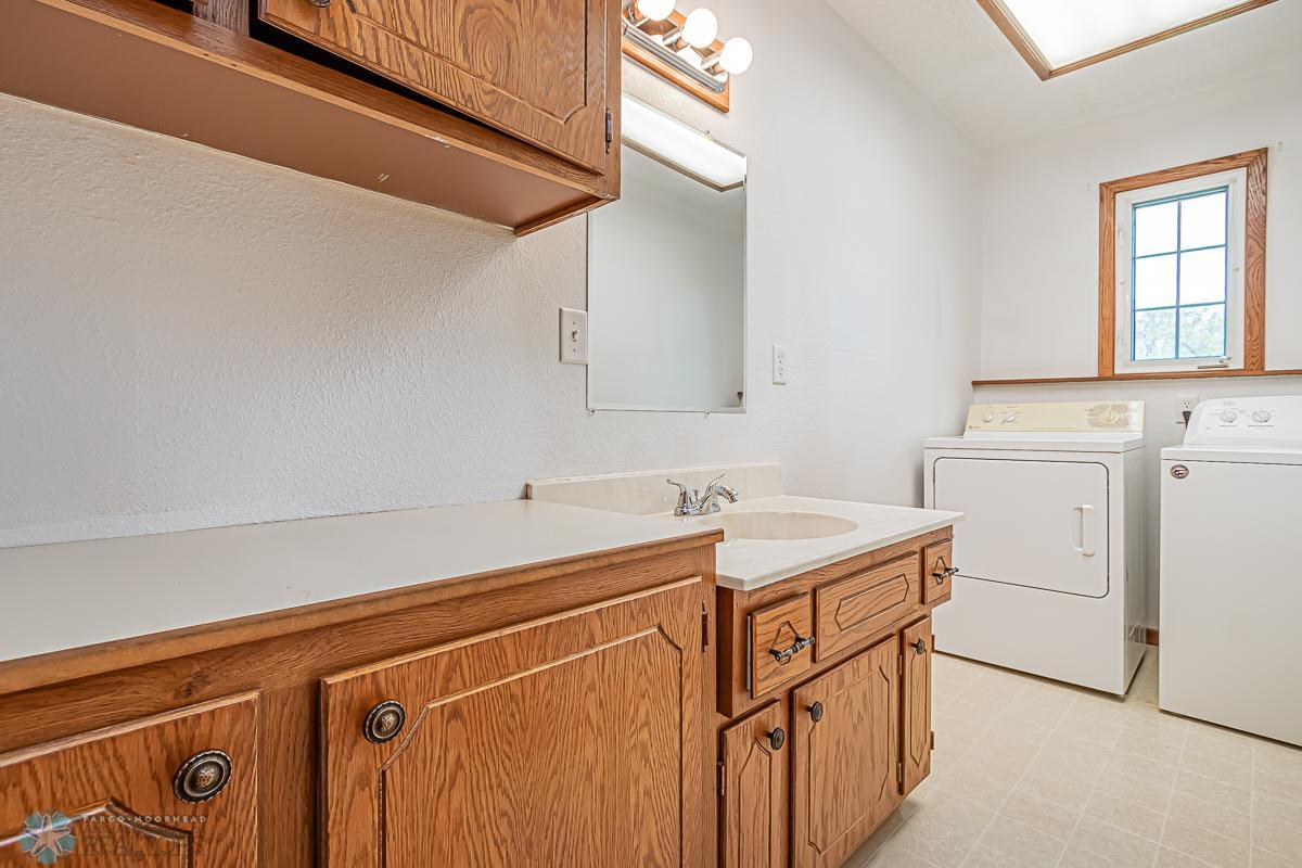 Bathroom1_1.jpg