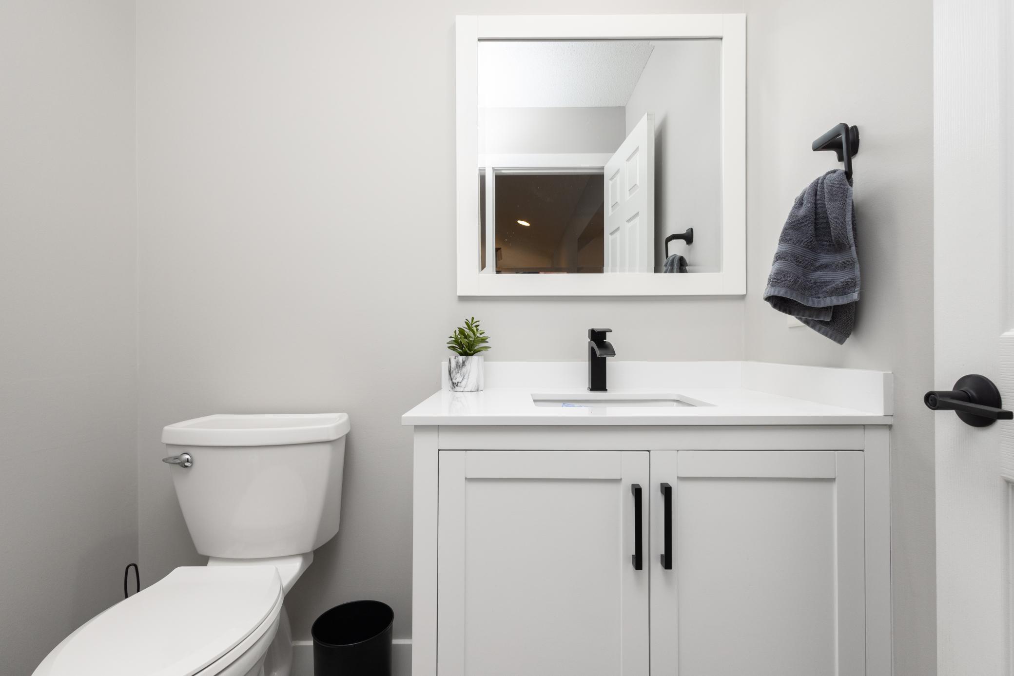 42 - Bathroom 2.jpg
