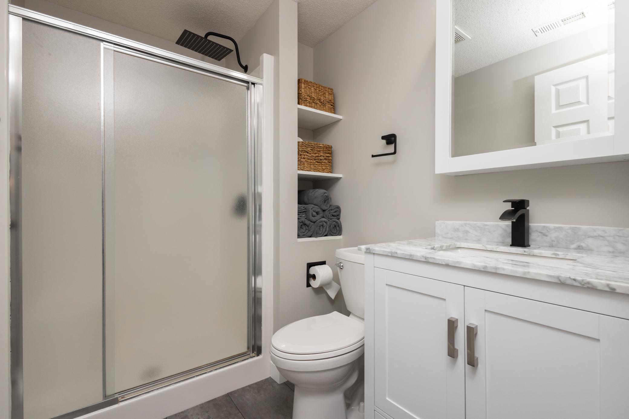 48 - LL Bathroom.jpg