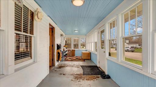326 4th Street S, Sauk Centre, MN 56378