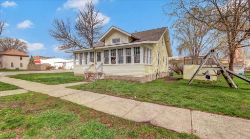 326 4th Street S, Sauk Centre, MN 56378