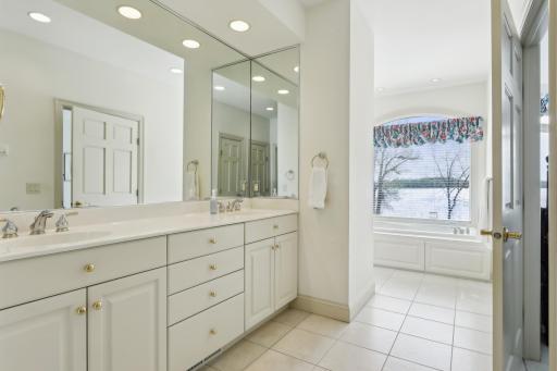 5942 Hobe Lane, White Bear Lake, MN 55110