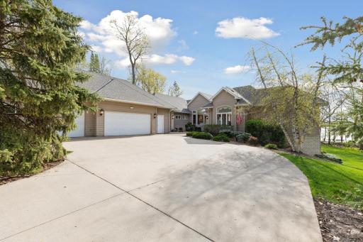5942 Hobe Lane, White Bear Lake, MN 55110