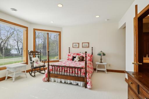 5942 Hobe Lane, White Bear Lake, MN 55110