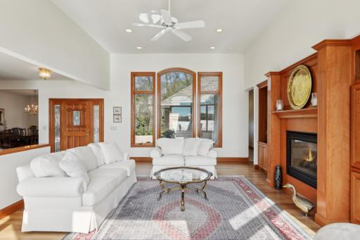 5942 Hobe Lane, White Bear Lake, MN 55110