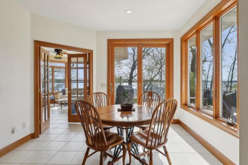 5942 Hobe Lane, White Bear Lake, MN 55110