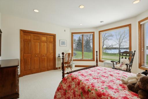5942 Hobe Lane, White Bear Lake, MN 55110