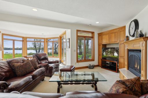 5942 Hobe Lane, White Bear Lake, MN 55110