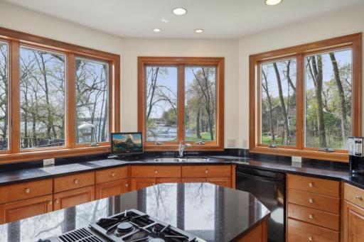 5942 Hobe Lane, White Bear Lake, MN 55110