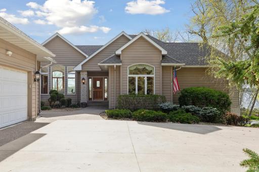 5942 Hobe Lane, White Bear Lake, MN 55110