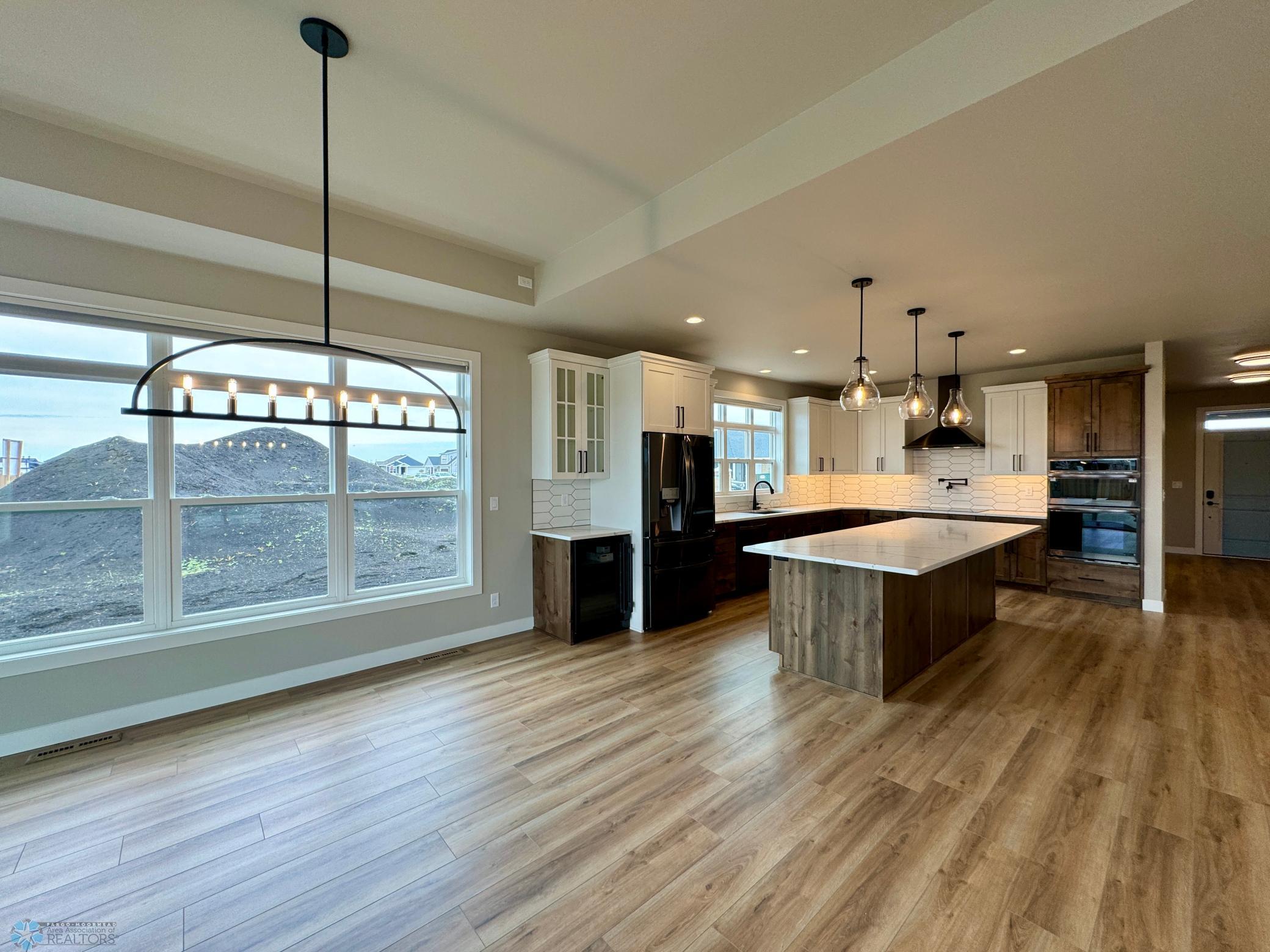 Dining/Kitchen