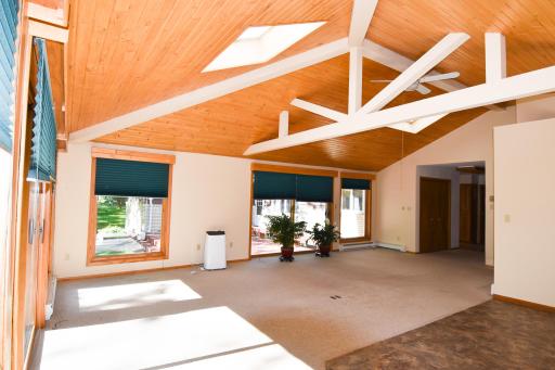 1014 Oakland Park Road, Thief River Falls, MN 56701