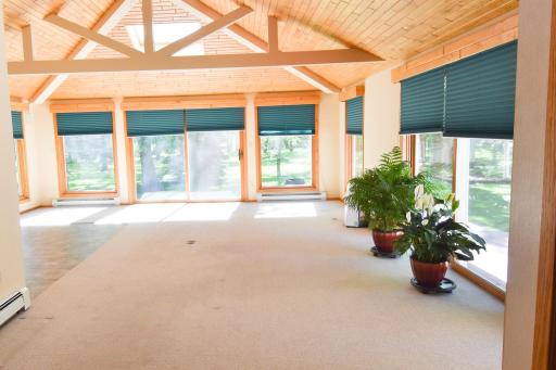 1014 Oakland Park Road, Thief River Falls, MN 56701