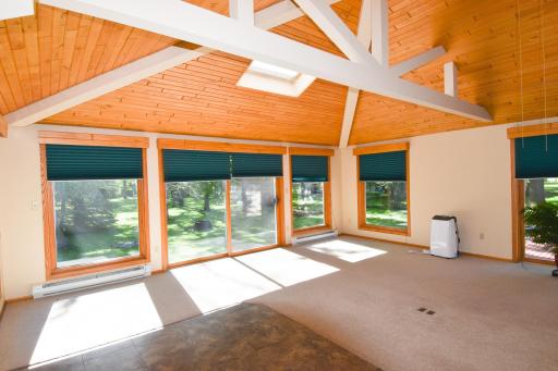 1014 Oakland Park Road, Thief River Falls, MN 56701