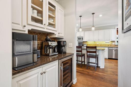 800 Navajo Road W, Medina, MN 55340