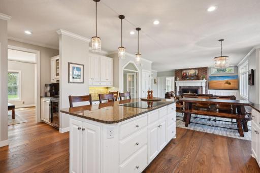800 Navajo Road W, Medina, MN 55340