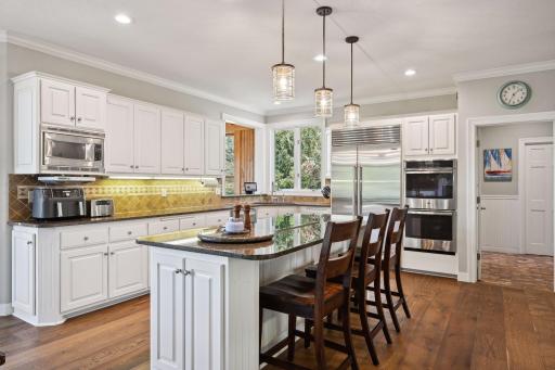 800 Navajo Road W, Medina, MN 55340