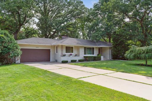Gorgeous mature trees and accessible to everything that Edina has to offer!