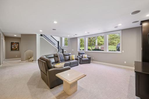 Day light windows brings in plenty of natural light.