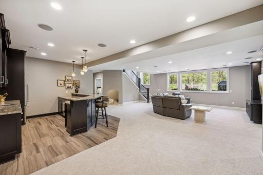 12 Creekside Lane, North Oaks, MN 55126