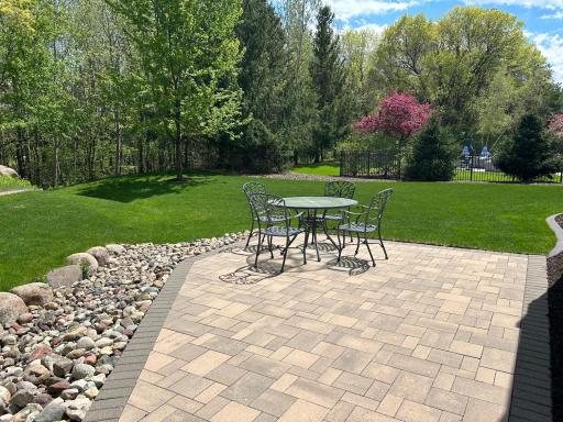 12 Creekside Lane, North Oaks, MN 55126