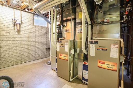 Home features 2 furnaces for dual zone heating