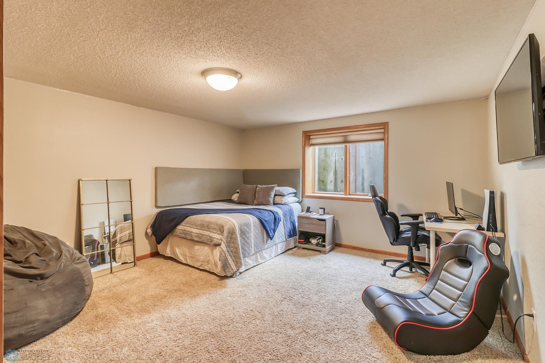 Basement Bedroom1_1.jpg