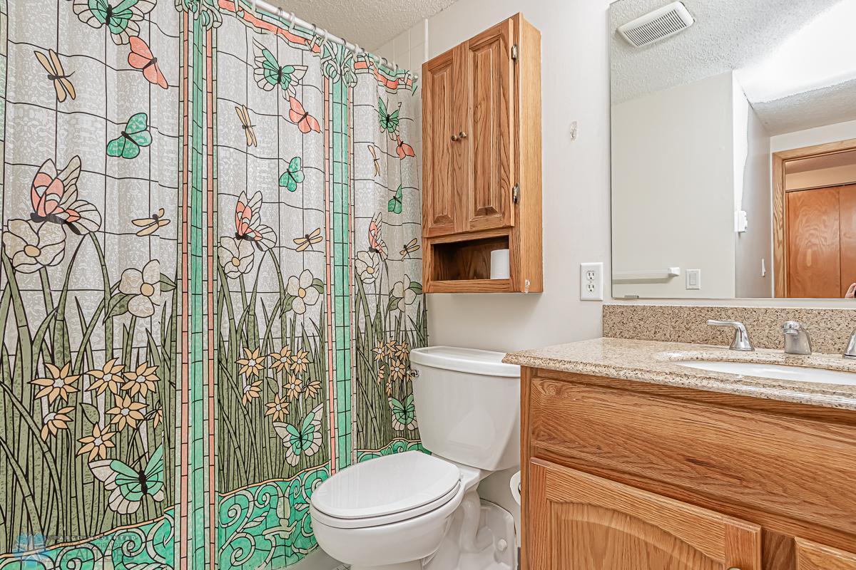 Full Bathroom
