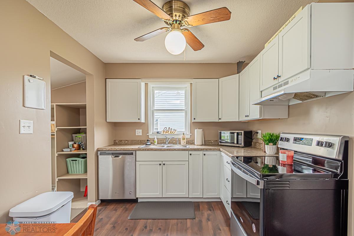 413 18th St N, Moorhead, MN-03.jpg