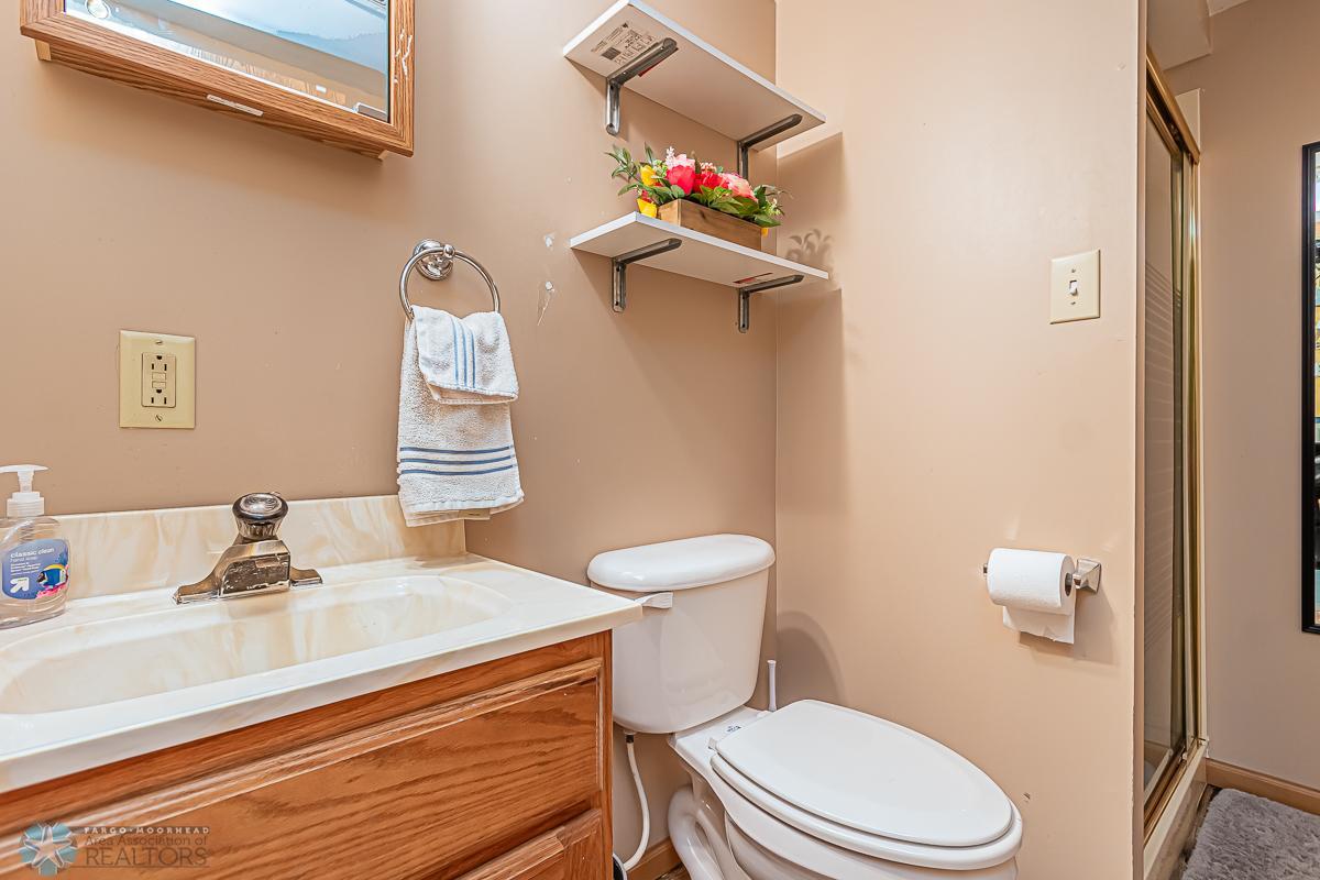413 18th St N, Moorhead, MN-14.jpg