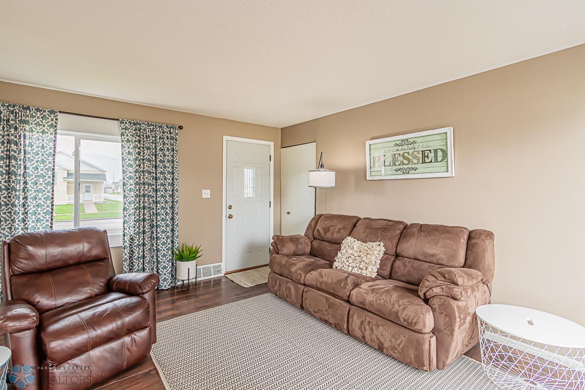 413 18th St N, Moorhead, MN-04.jpg