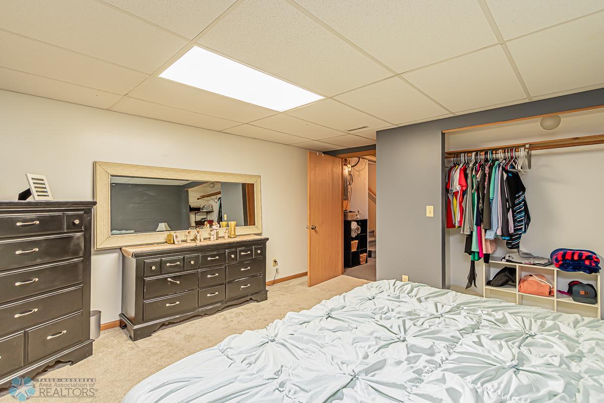 413 18th St N, Moorhead, MN-13.jpg