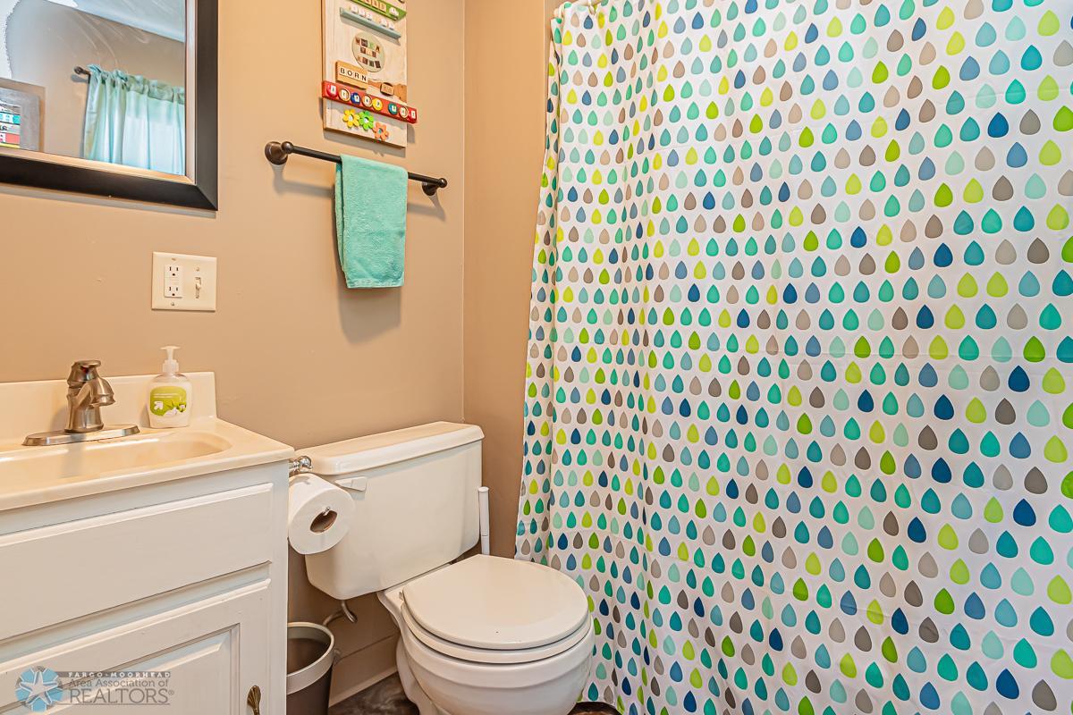 413 18th St N, Moorhead, MN-06.jpg