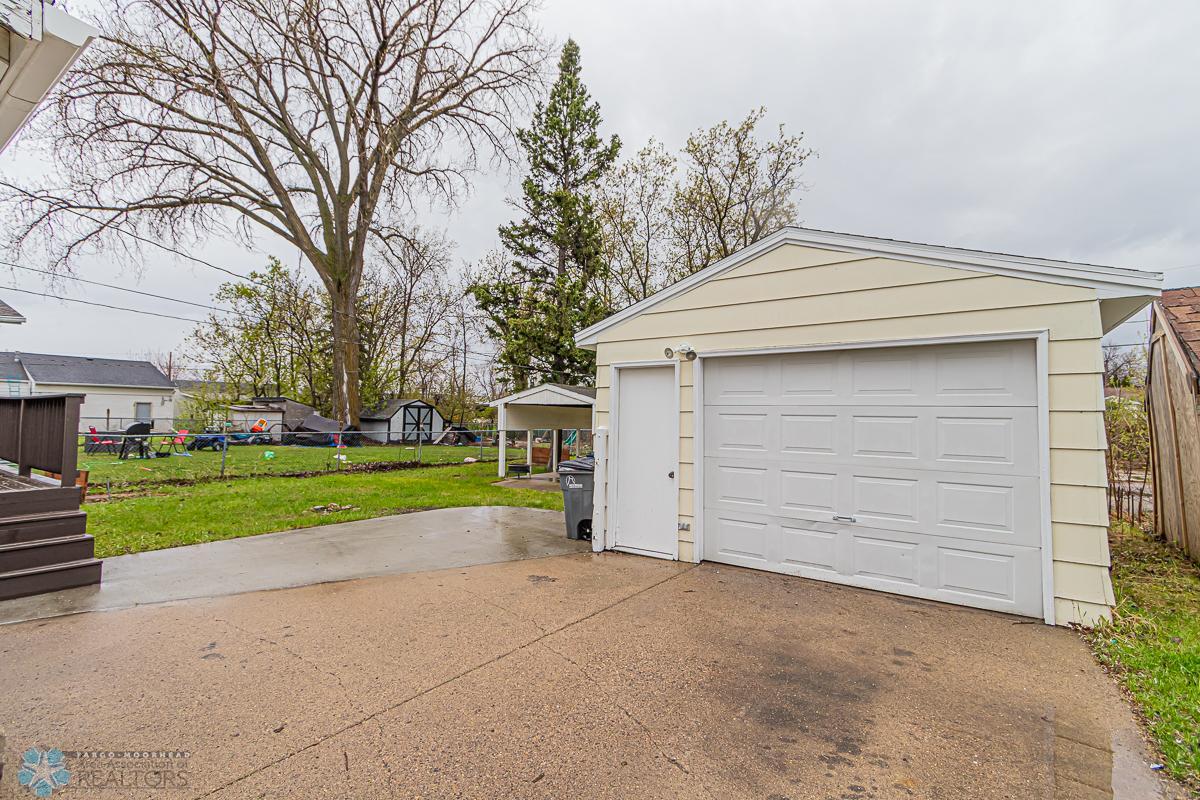 413 18th St N, Moorhead, MN-22.jpg