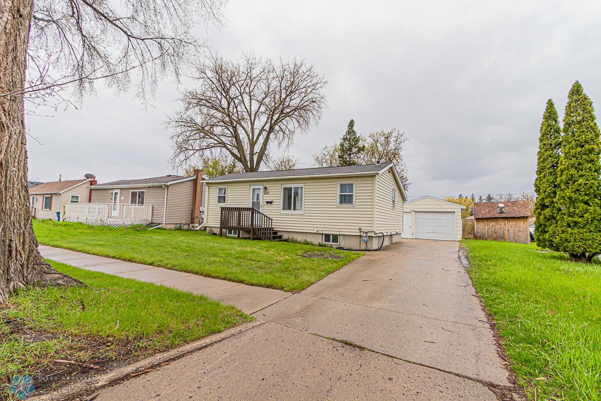 413 18th St N, Moorhead, MN-24.jpg