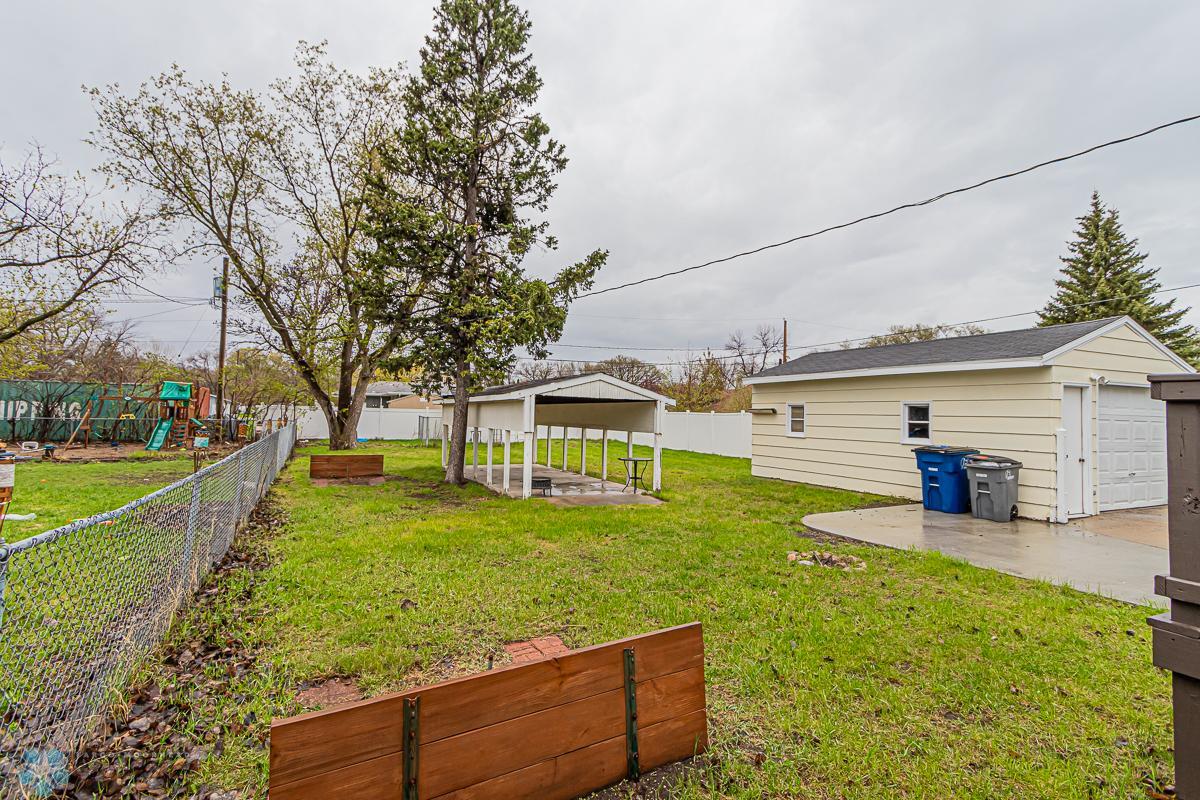 413 18th St N, Moorhead, MN-21.jpg