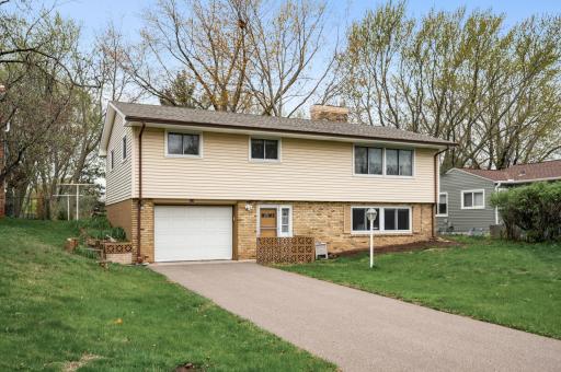 564 Miriam Street, Mendota Heights, MN 55118