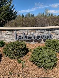 Beautiful Laketown development. Convenient to...