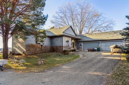 2474 Carman St, Wayzata, MN 55391