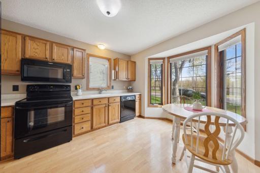 There's that bay window! Eat-in kitchen overlooking Richfield Lake.